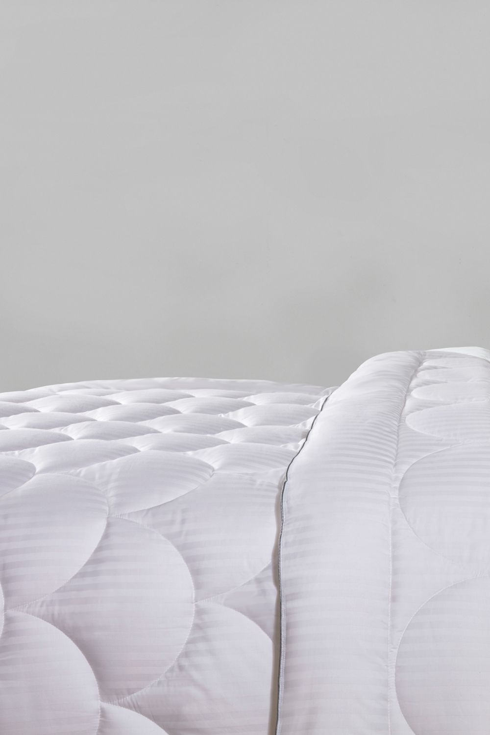 BHS 5 Star Hotel Collection 10.5 Tog Australian Wool Duvet in White 3
