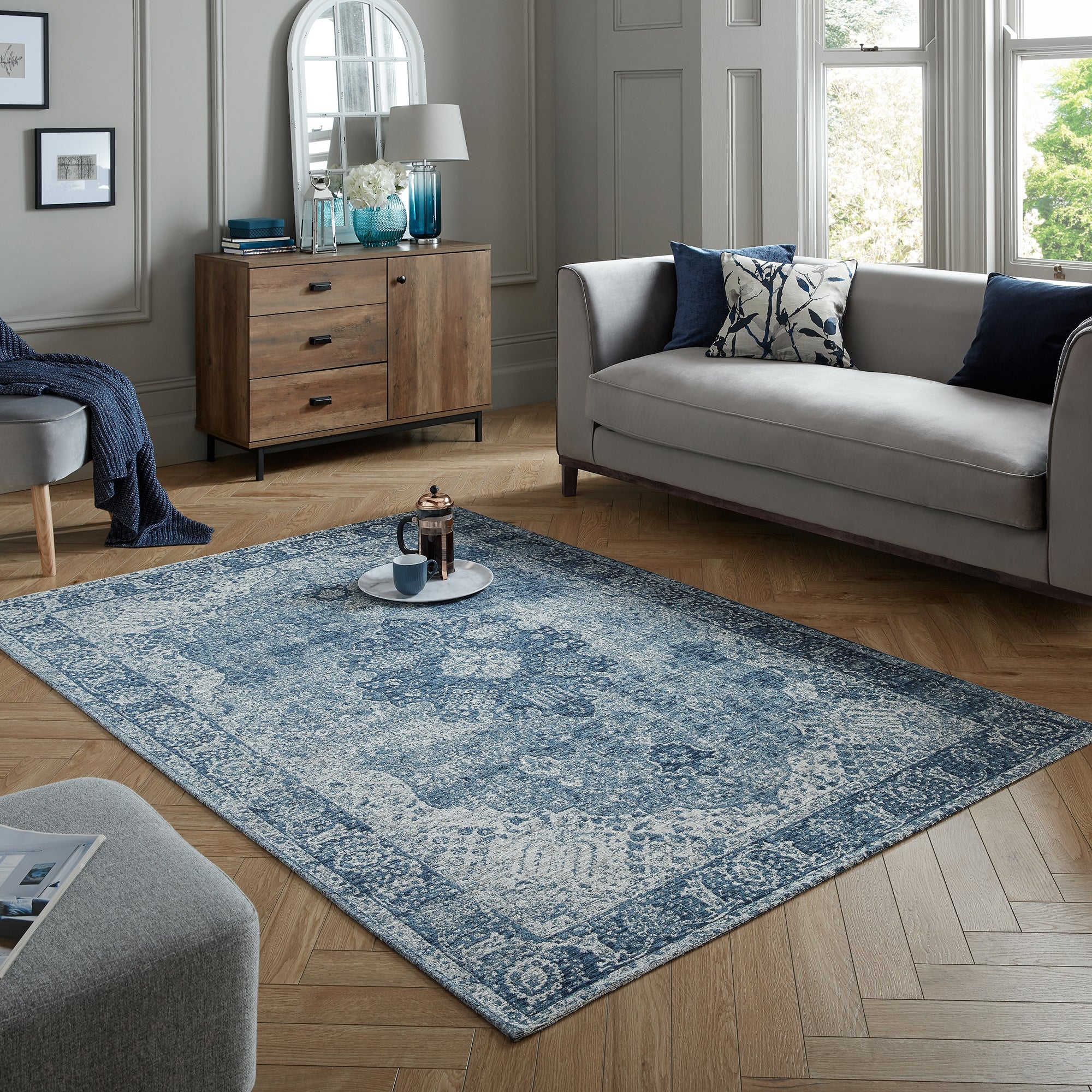 Mila Traditional Rug Blue and Grey