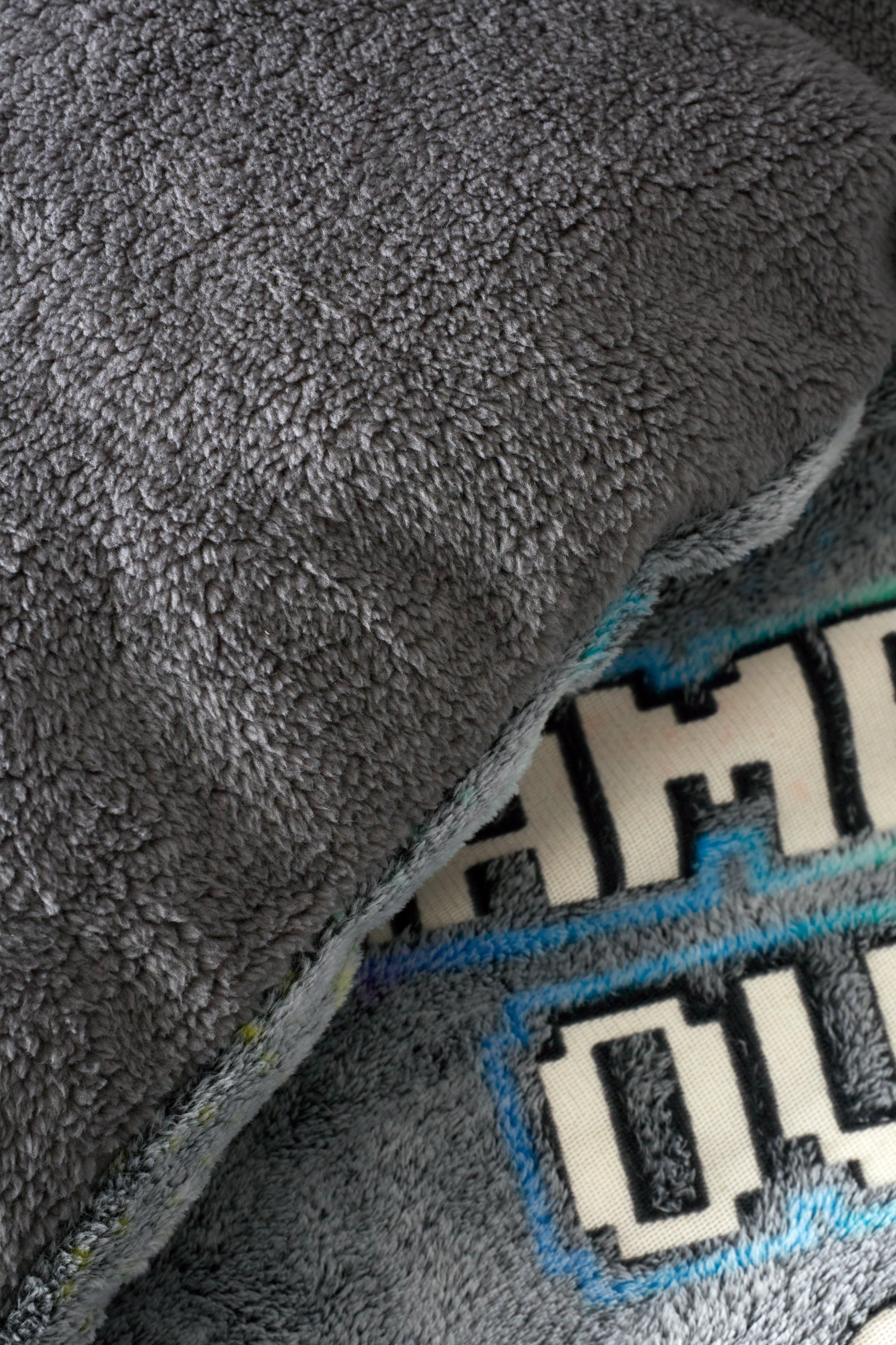 Catherine Lansfield 'Game Over' Glow in the Dark Fleece Duvet Cover Set in Black 4