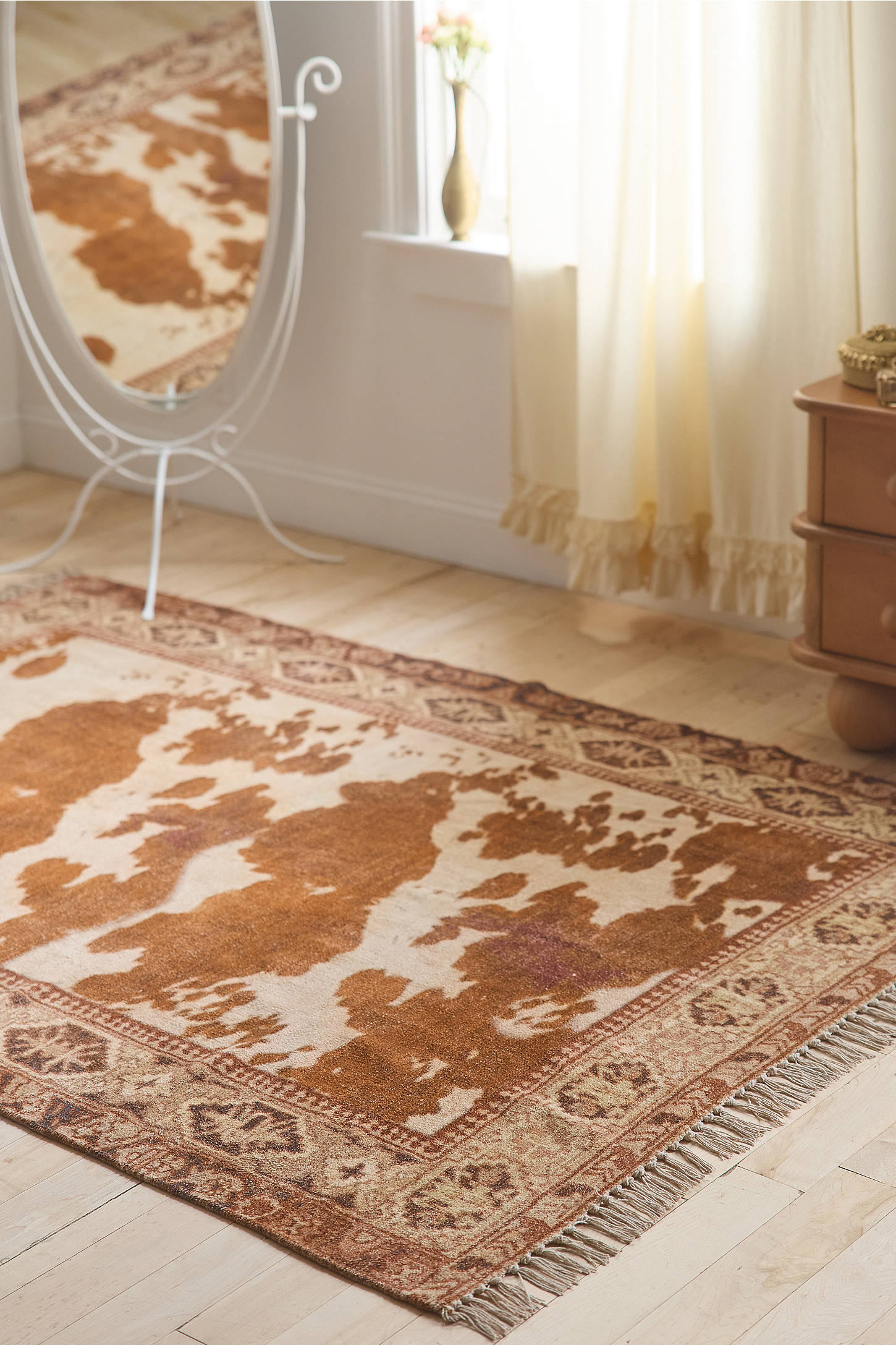 Leonore Cow 5x7ft / 150x210cm Rug - Neutral