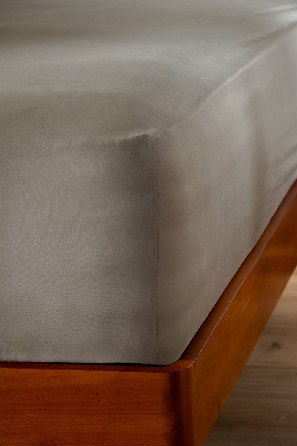 Soak&Sleep Mocha Stonewashed Cotton 30cm Fitted Sheet in Natural