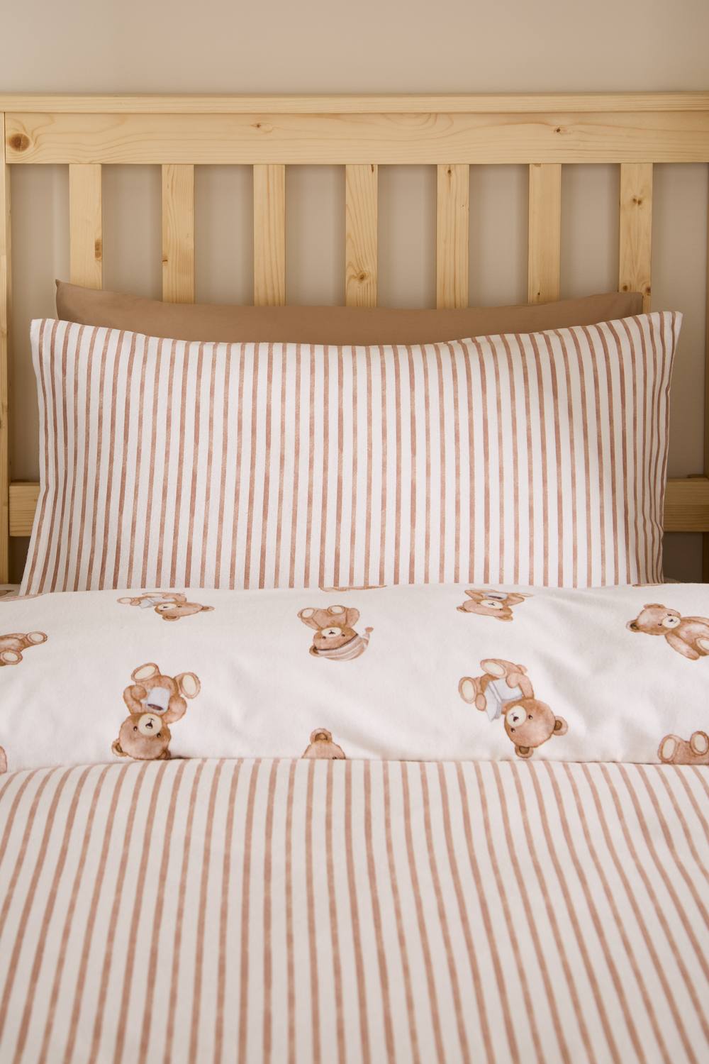 Catherine Lansfield Brushed Teddy Bear Cotton Reversible Duvet Cover Set in Cream 4