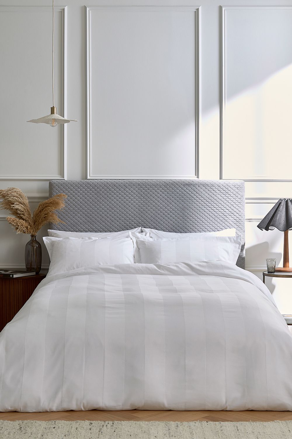 1951 'Serra' Luxury Satin Stripe 250 Thread Count Sateen Duvet Cover Set in White