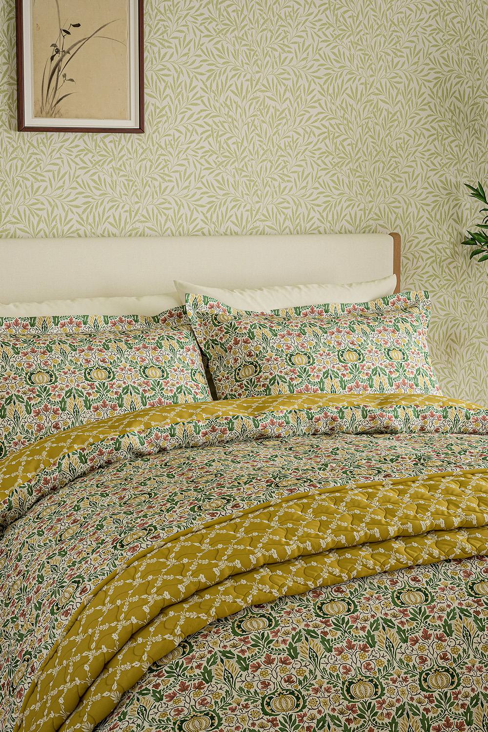 Morris & Co 'Little Chintz' Cotton Percale Duvet Cover Set in Green 2
