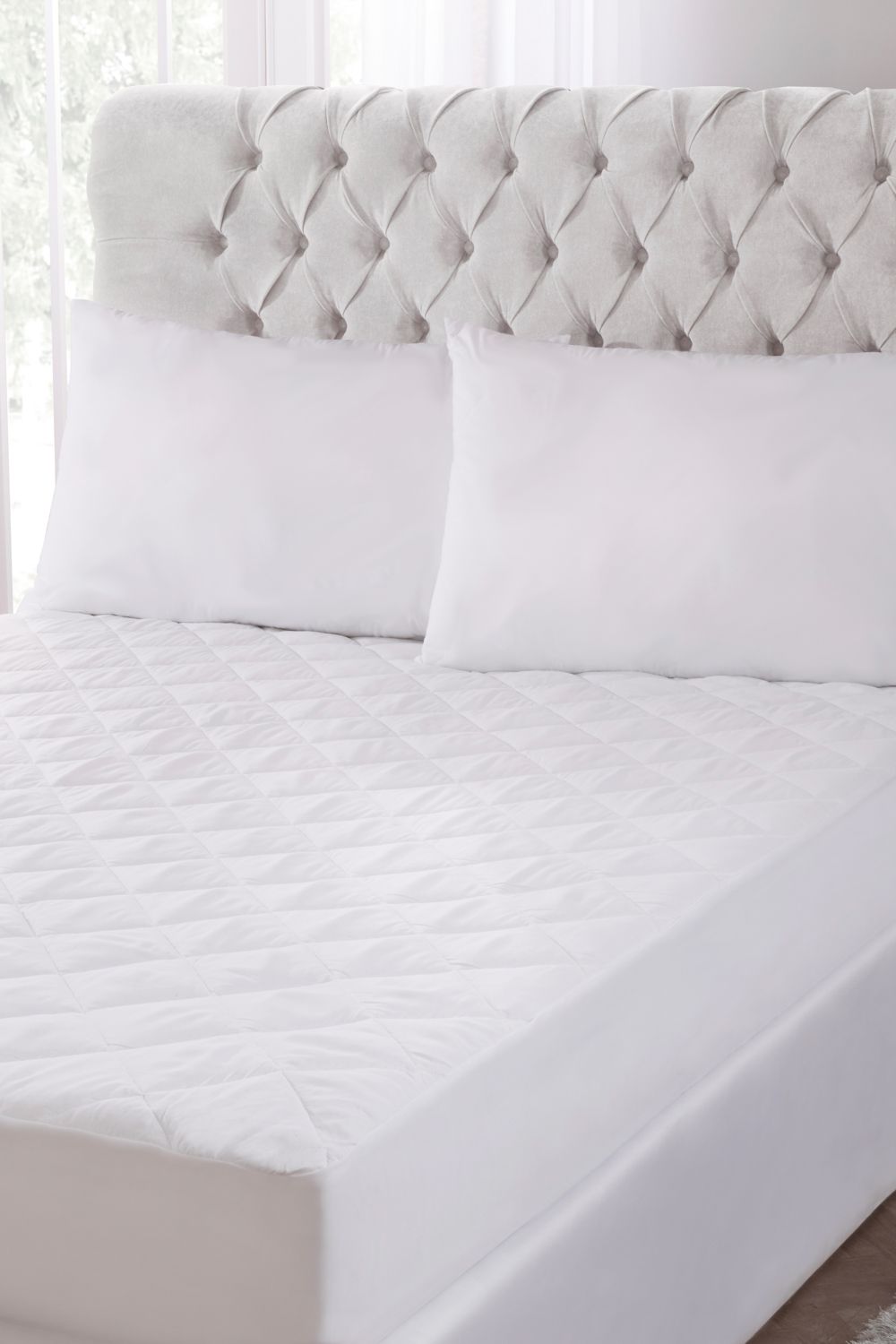 BHS Bamboo Mattress Protector in White
