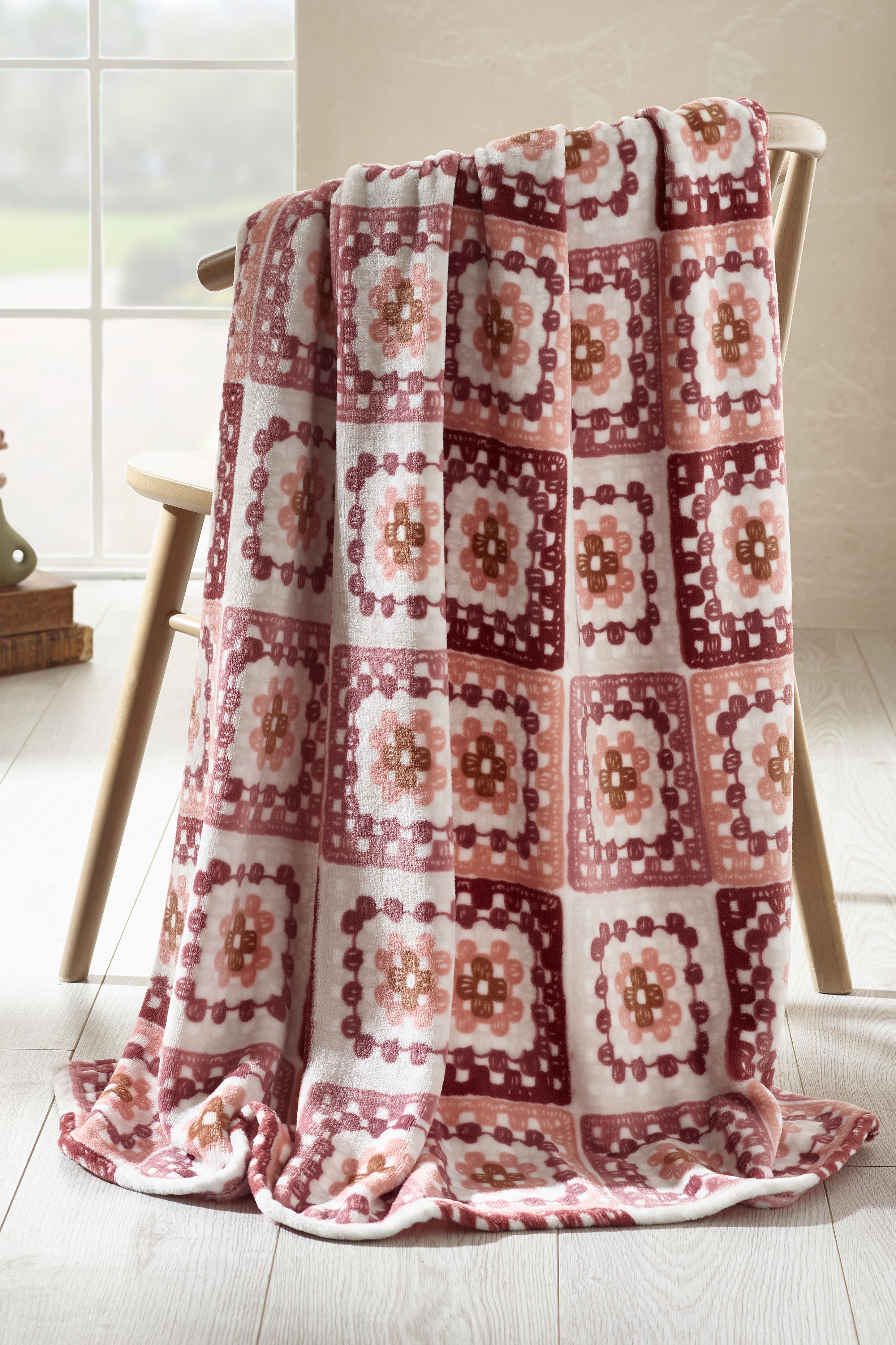 Catherine Lansfield 'Crochet Print' Cosy Blanket Throw in Pink