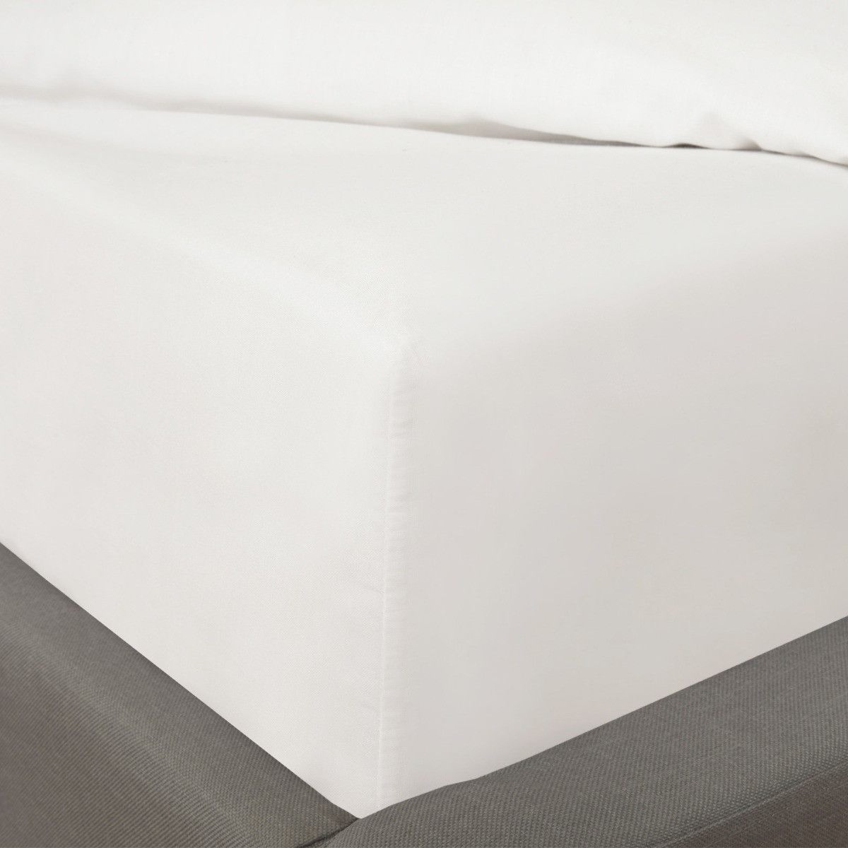 OHS Luxury Plain Dyed Cotton 30cm Deep Fitted Bed Sheet in White | Size: Super King Fitted