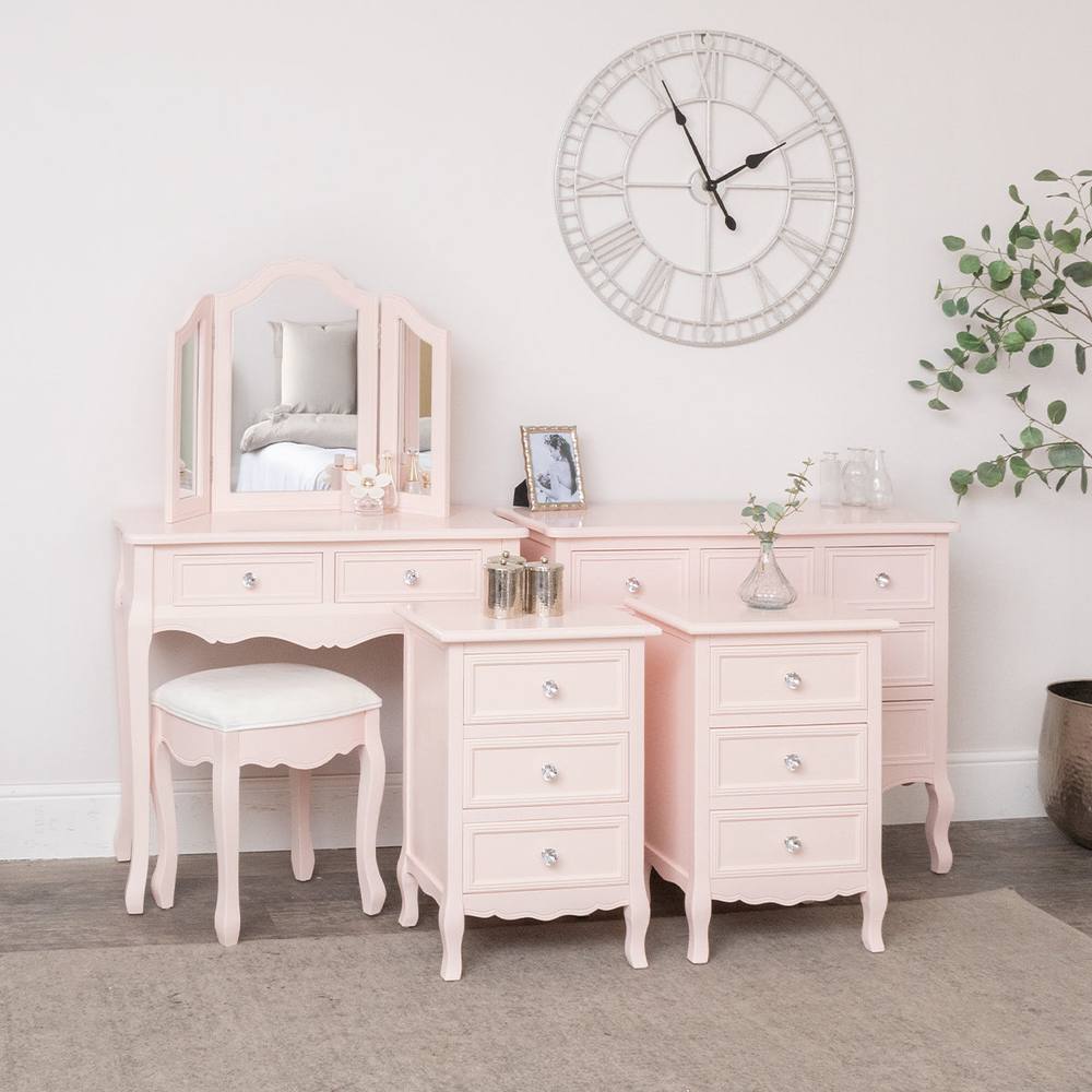 Melody Maison Large 6 Drawer Chest Of Drawers, Dressing Table Set & Pair Of Bedside Tables - Sophia Pink Range in Pale Pink