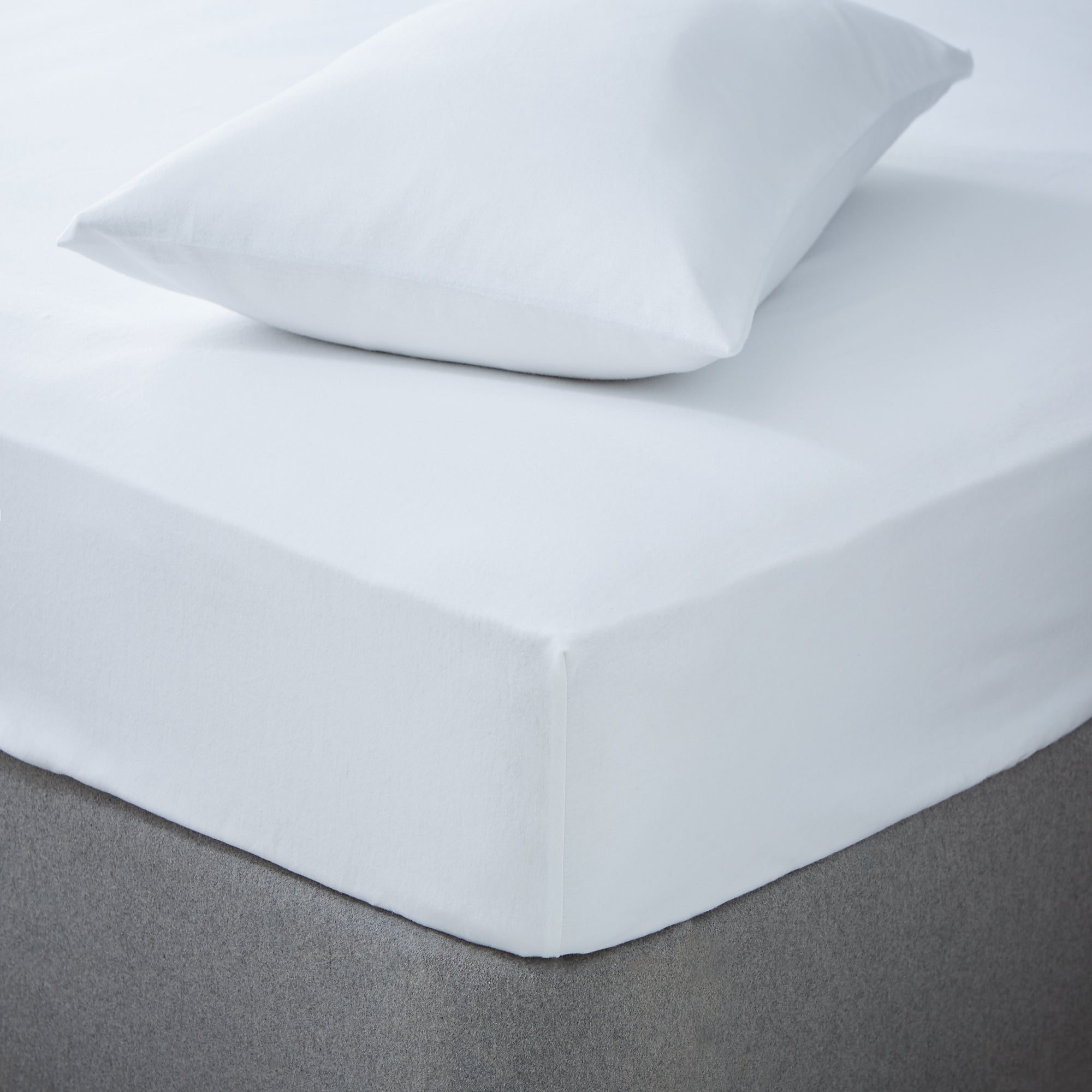 Soft & Cosy Luxury 100% Brushed Cotton Fitted Sheet