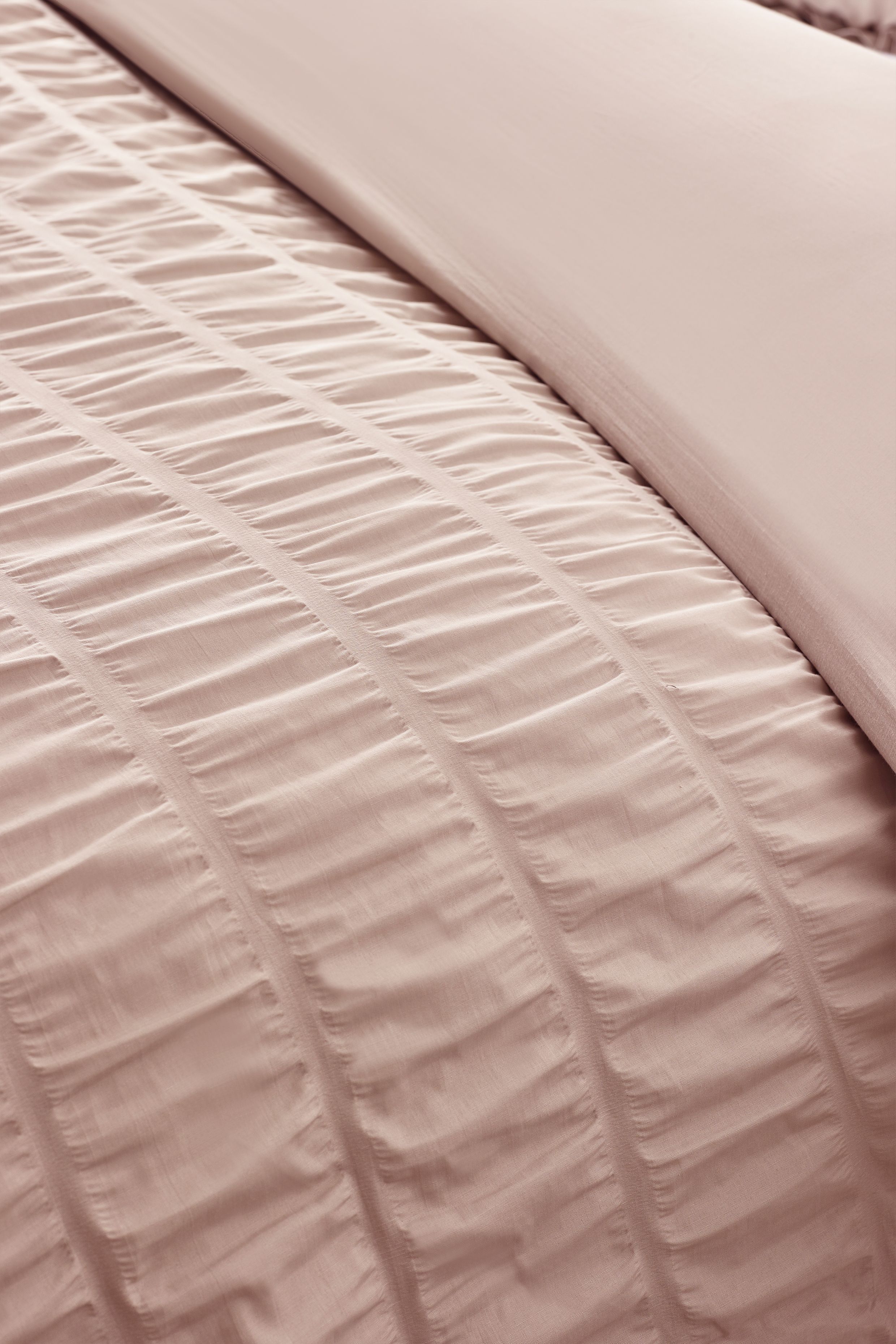 Catherine Lansfield 'Seersucker Frill' Duvet Cover Set in Pink 3
