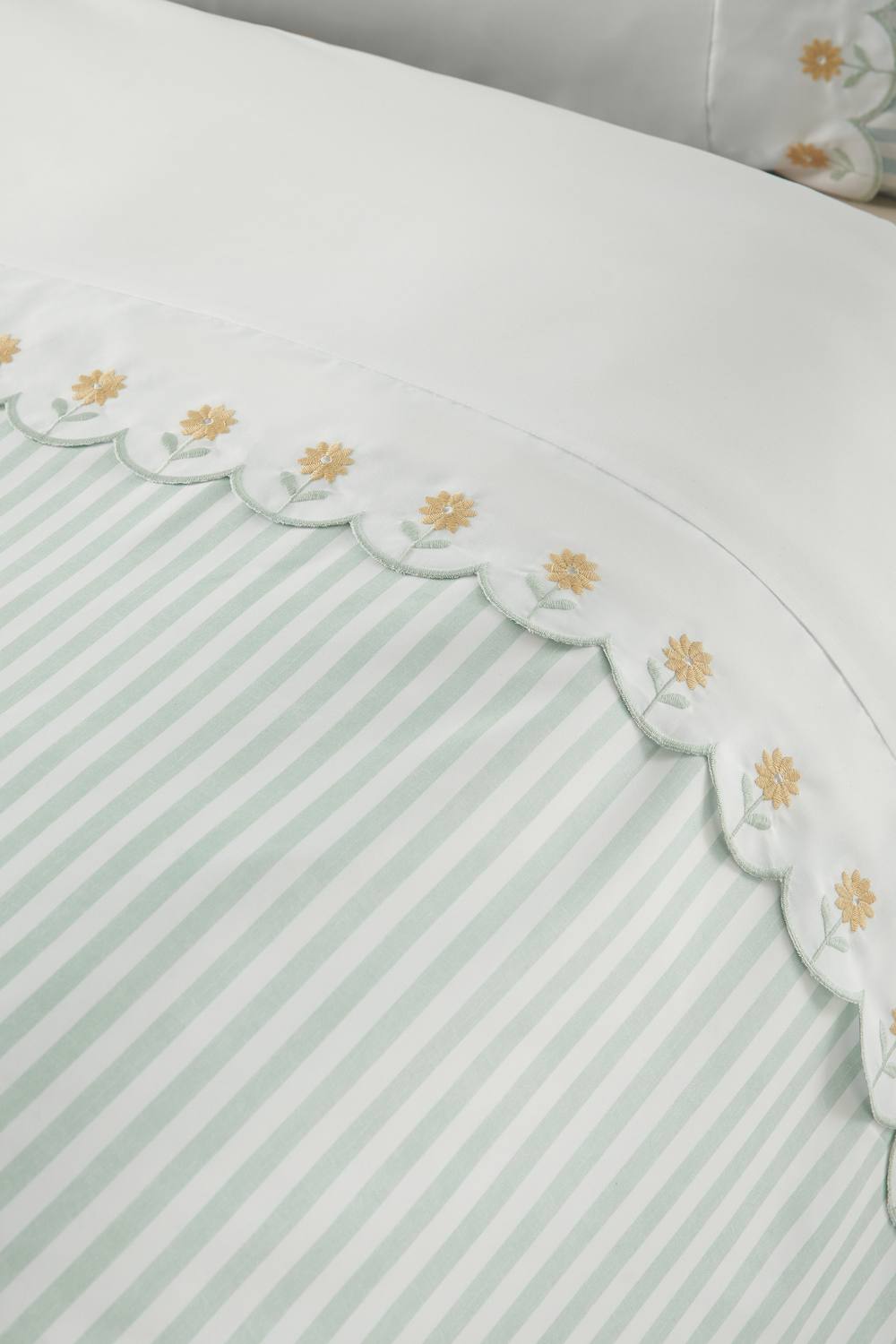 Catherine Lansfield 'Embroidered Daisy' Soft Touch Duvet Cover Set in Green 3
