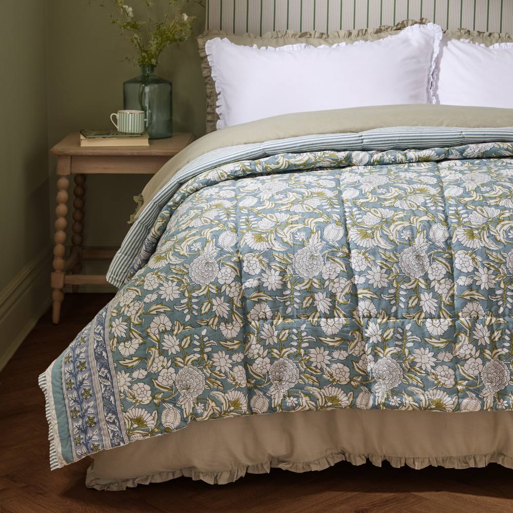 Wylder Annabelle 100% Cotton Floral Quilted Bedspread in Blue