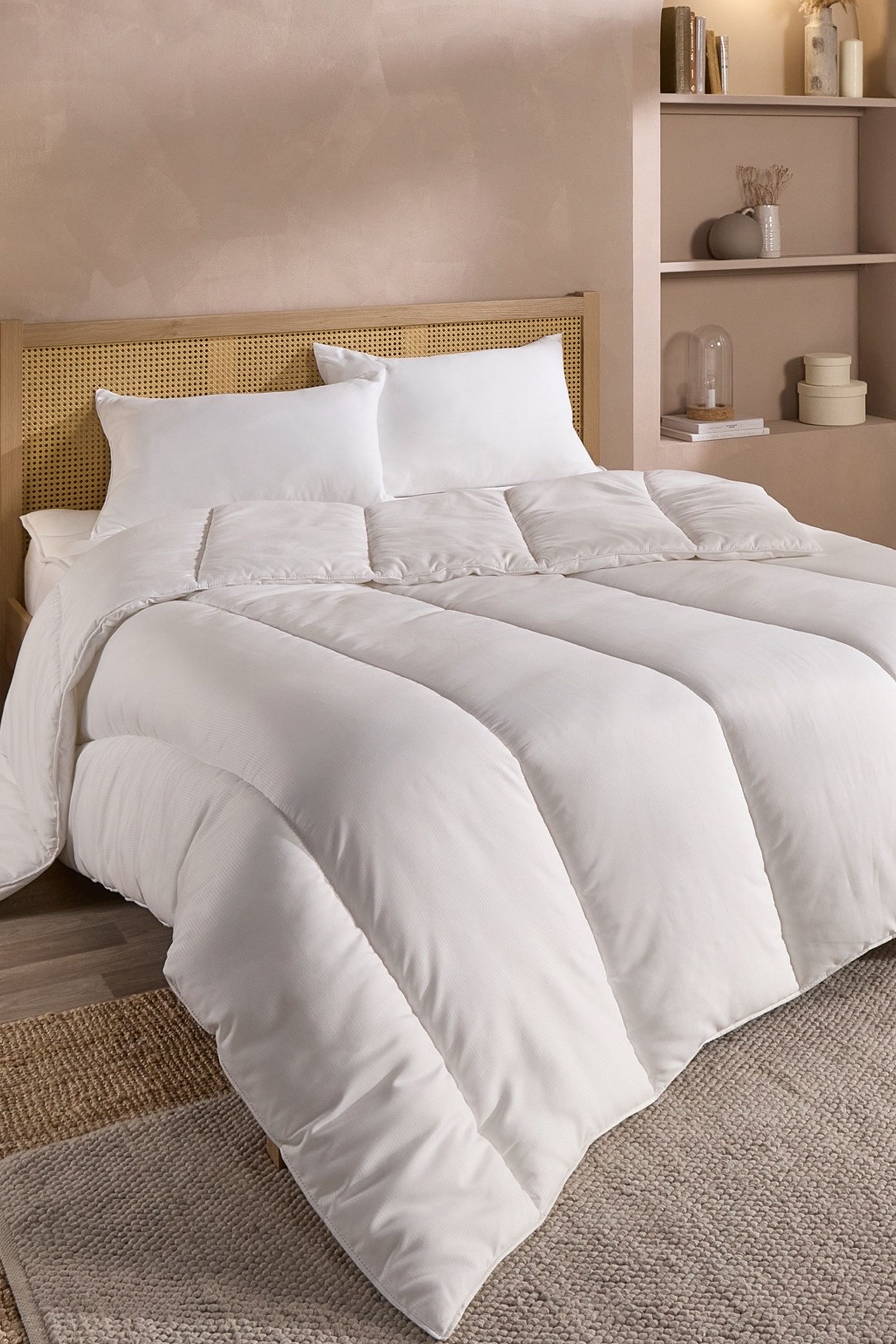 Snuggledown Scandinavian Classic Soft Touch 4.5 Tog Summer Duvet in White