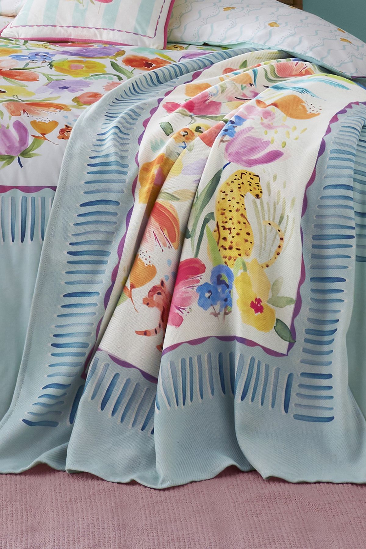 Appletree 'Festival' Tasselled Throw