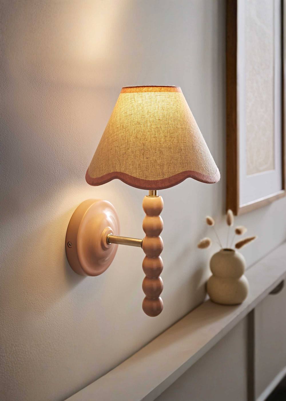ValueLights Bobbins Rose Pink Bobble Wall Light & Linen Pastel Trim Lamp Shade in Pale Pink