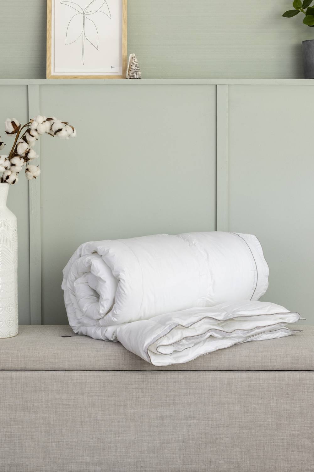 Soak&Sleep 7.5 Tog Soft as Down Duvet in White 2