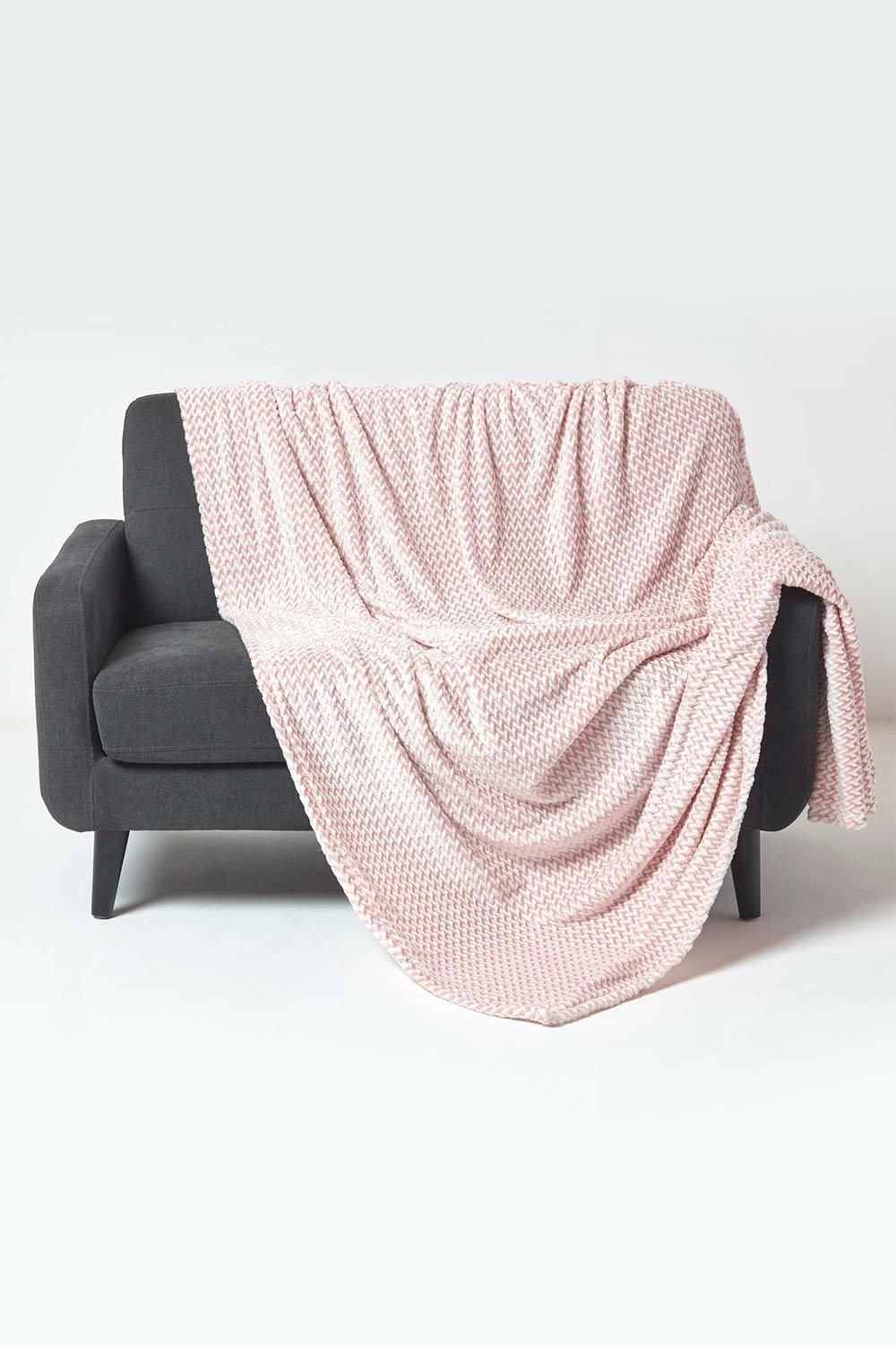 Homescapes Mora Faux Fur Velvet Throw in Pink