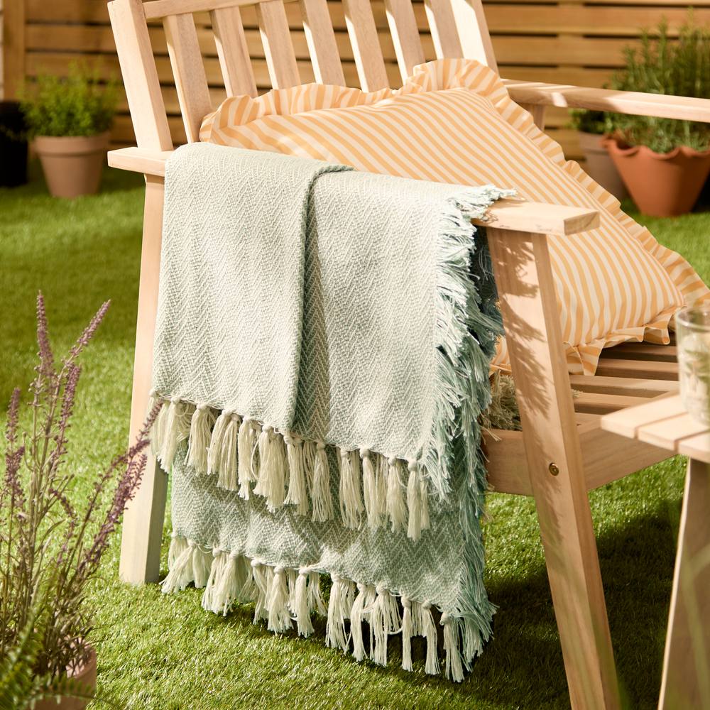 Wylder Wisley Woven Outdoor Throw in Green