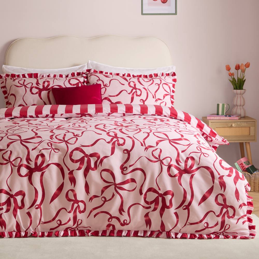 Furn La Vie En Bows Reversible Duvet Cover Set in Pink