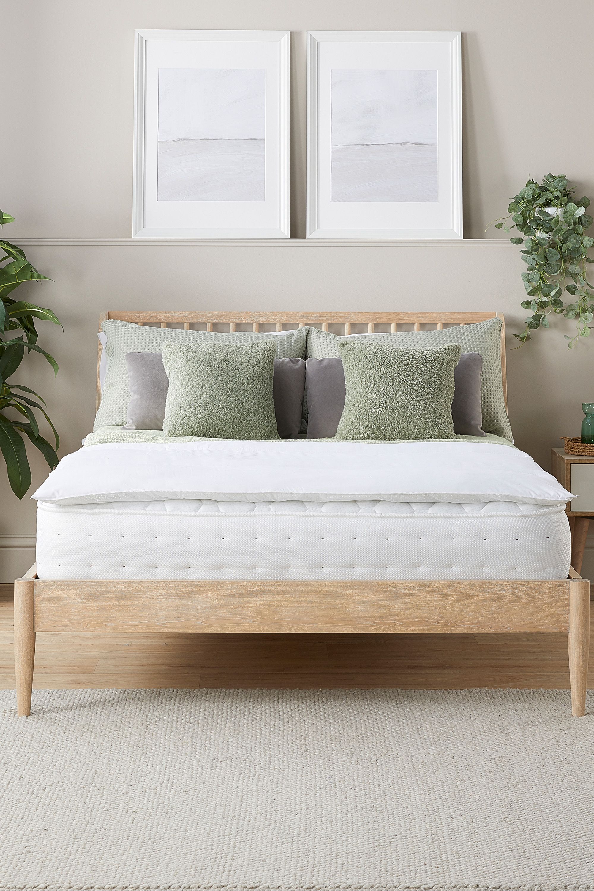 Slumberdown Sleep Soundly Anti Allergy Mattress Topper in White