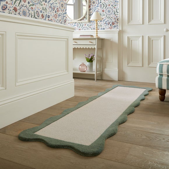 Bonnie Scallop Border Wool Runner