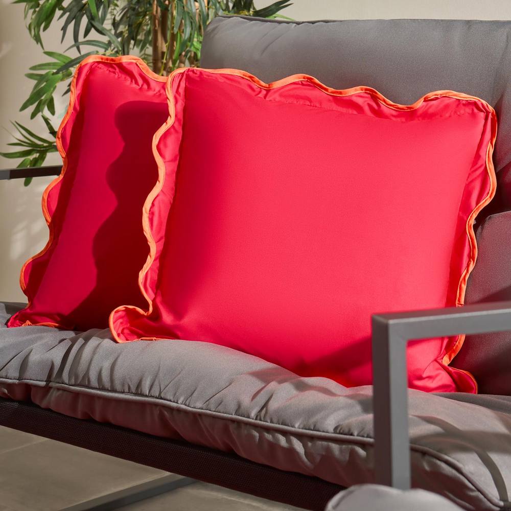 OHS 2 x Scallop Edge Garden Cushion Covers Outdoor Water Resistant in Bright Pink