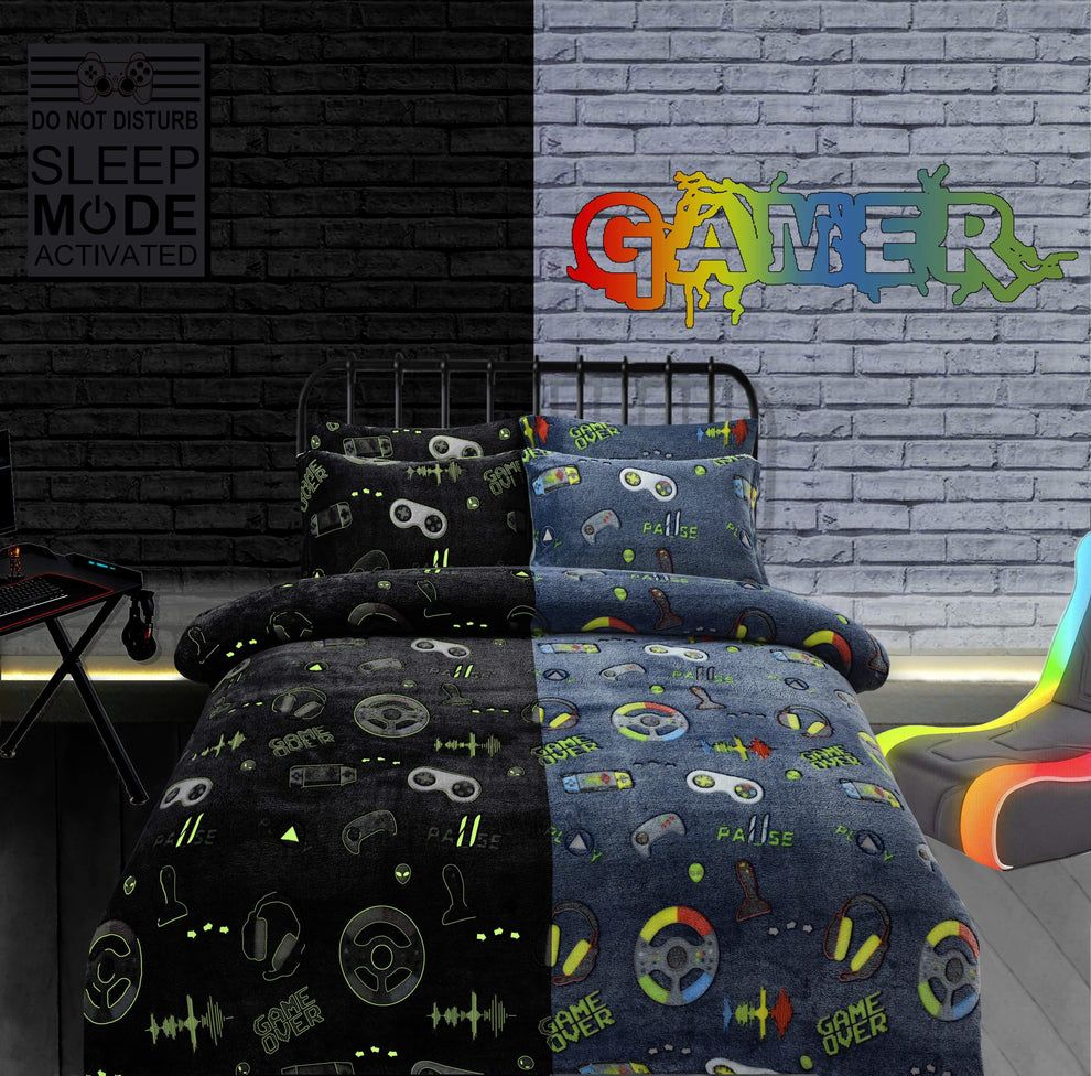 New Edge Blinds Gamer Station Glow in the Dark Teddy Duvet Set - Double in Grey