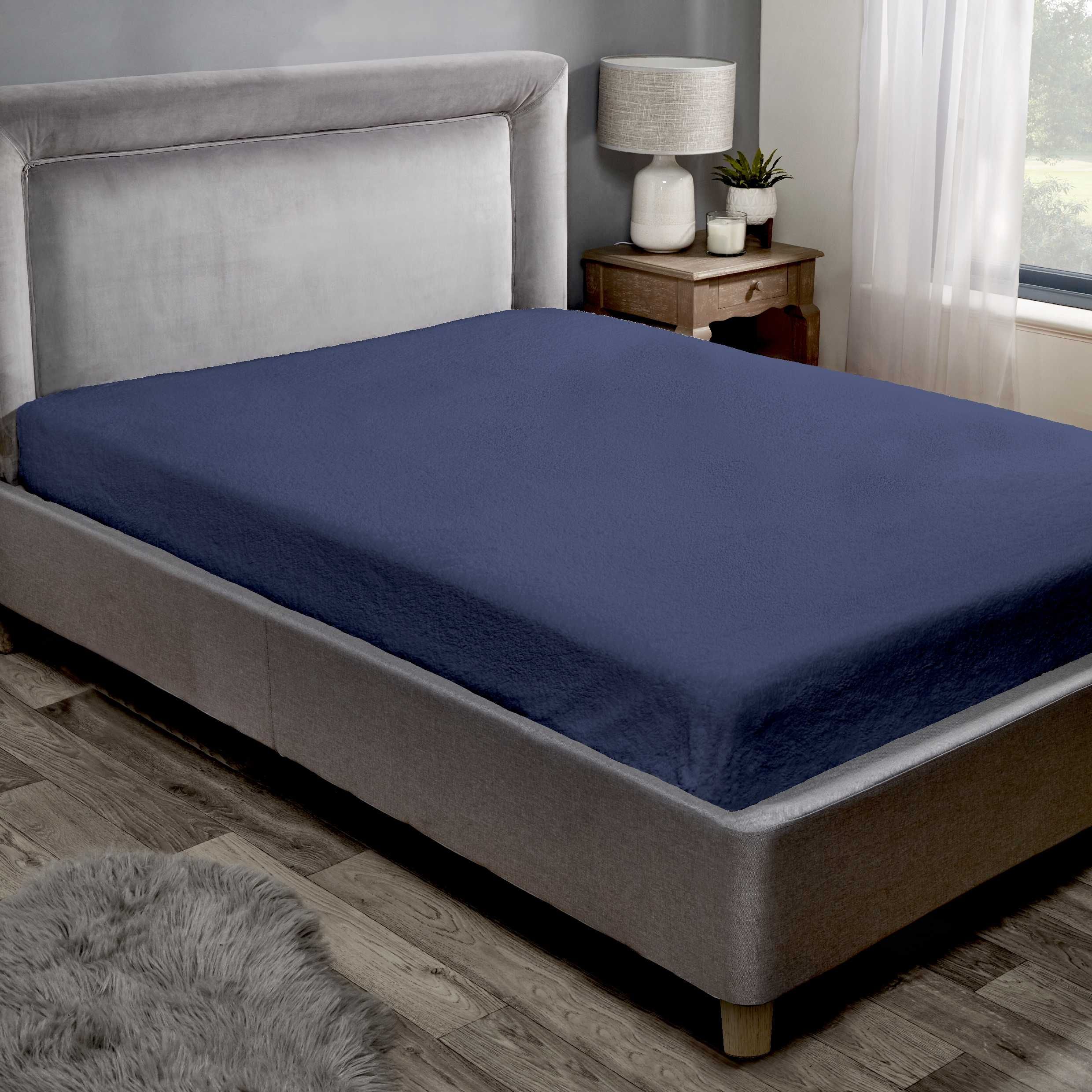 Rapport Home Teddy Fleece Plain Fitted Bed Sheets in Navy | Size: Single