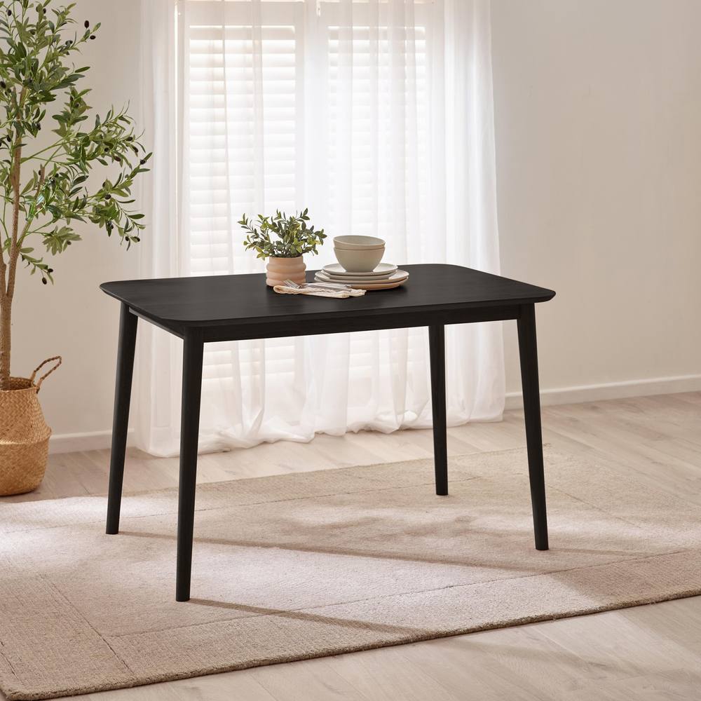 FurnitureboxUK Lynton Rectangular Black Solid Wood 4 Seater Dining Table