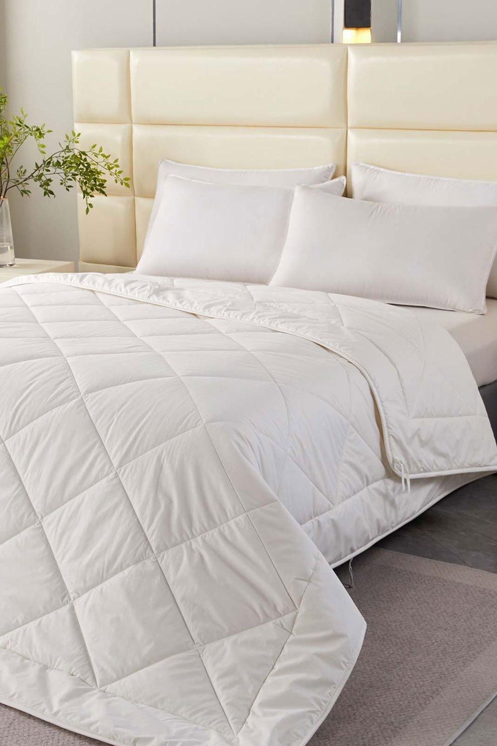 Homescapes Premium Heavy Wool Duvet Warm & Washable in White