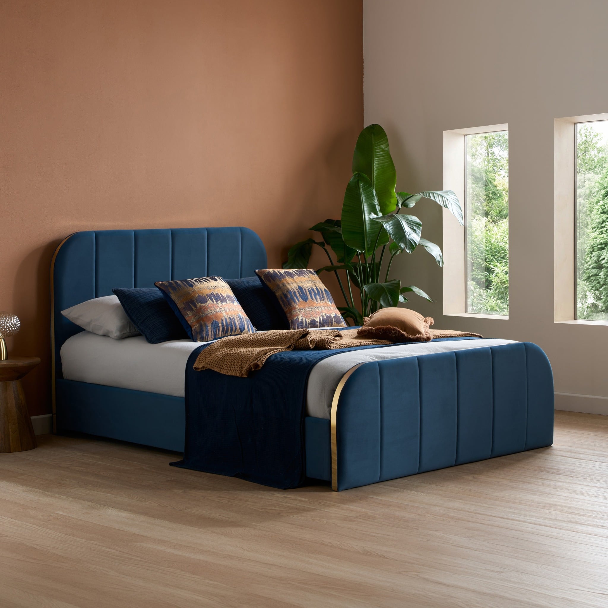 Rowan - King-Size - Low Foot-End Bed - Blue/Gold - Velvet - 5ft