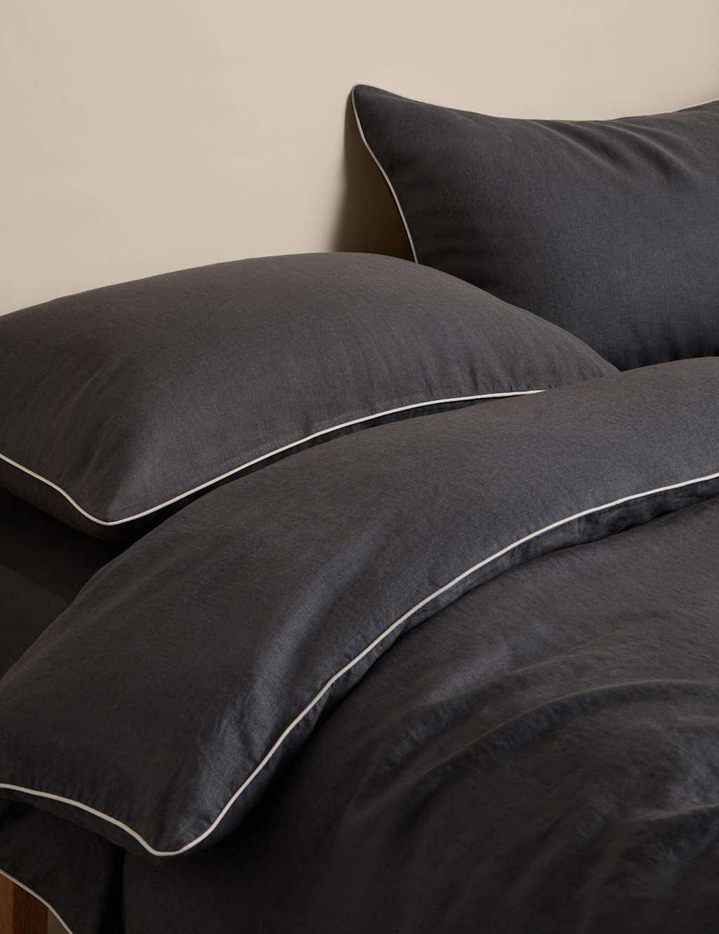M&S Pure Linen 190gsm Bedding Set Charcoal