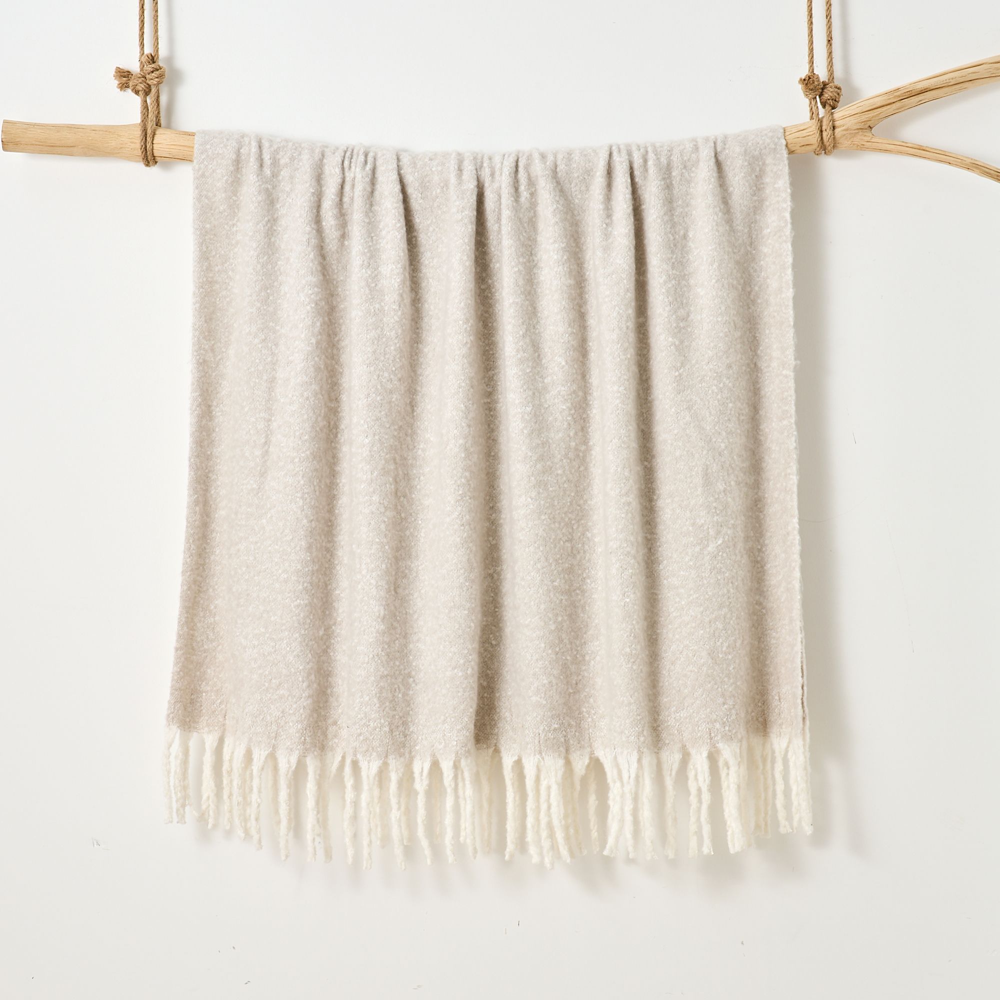 Allure Bath Fashions Aisling Super Soft Faux Fur Tasselled Sofa Throw Blanket in Light Grey