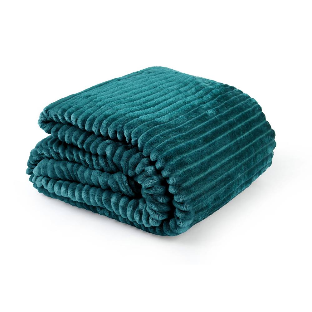 New Edge Blinds Dahlia Fleece Throw in Emerald