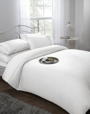 New Edge Blinds Carlton Collection Duvet Set in White