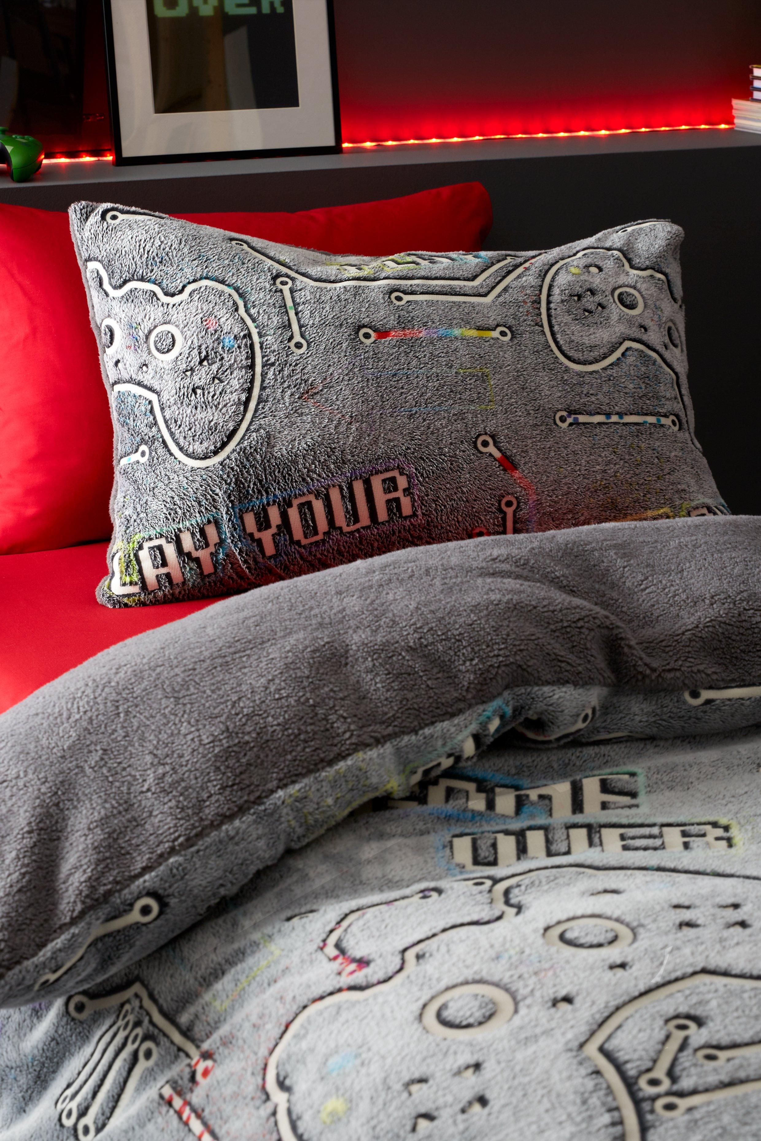 Catherine Lansfield 'Game Over' Glow in the Dark Fleece Duvet Cover Set in Black 3