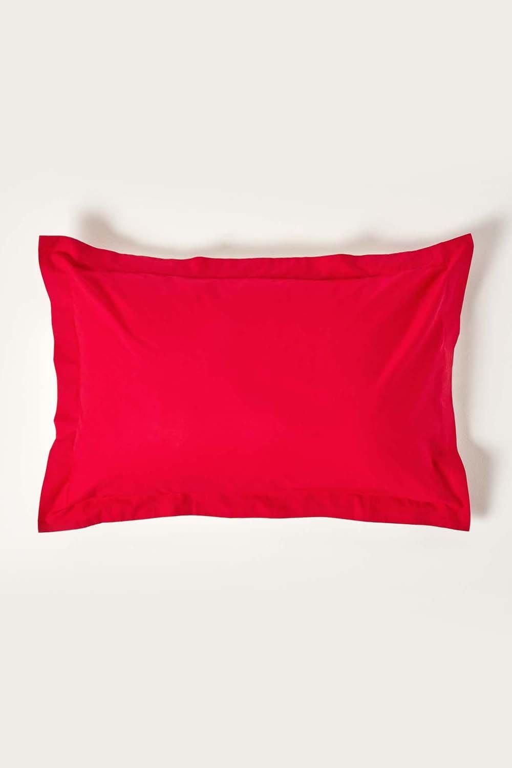 Homescapes Egyptian Cotton Oxford Pillowcase 200 TC, Standard Size in Red