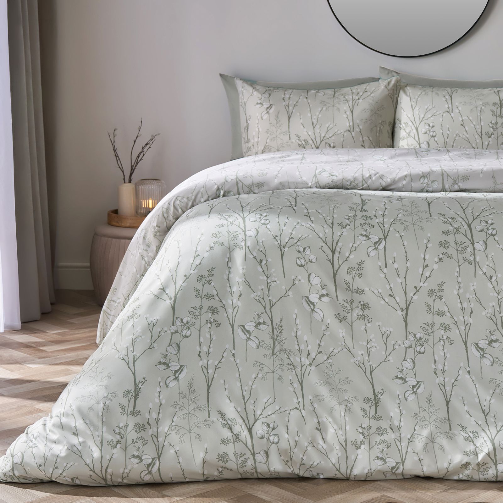 OHS Duvet Cover Set Willow Quilt Reversible Bedding in Pale Green