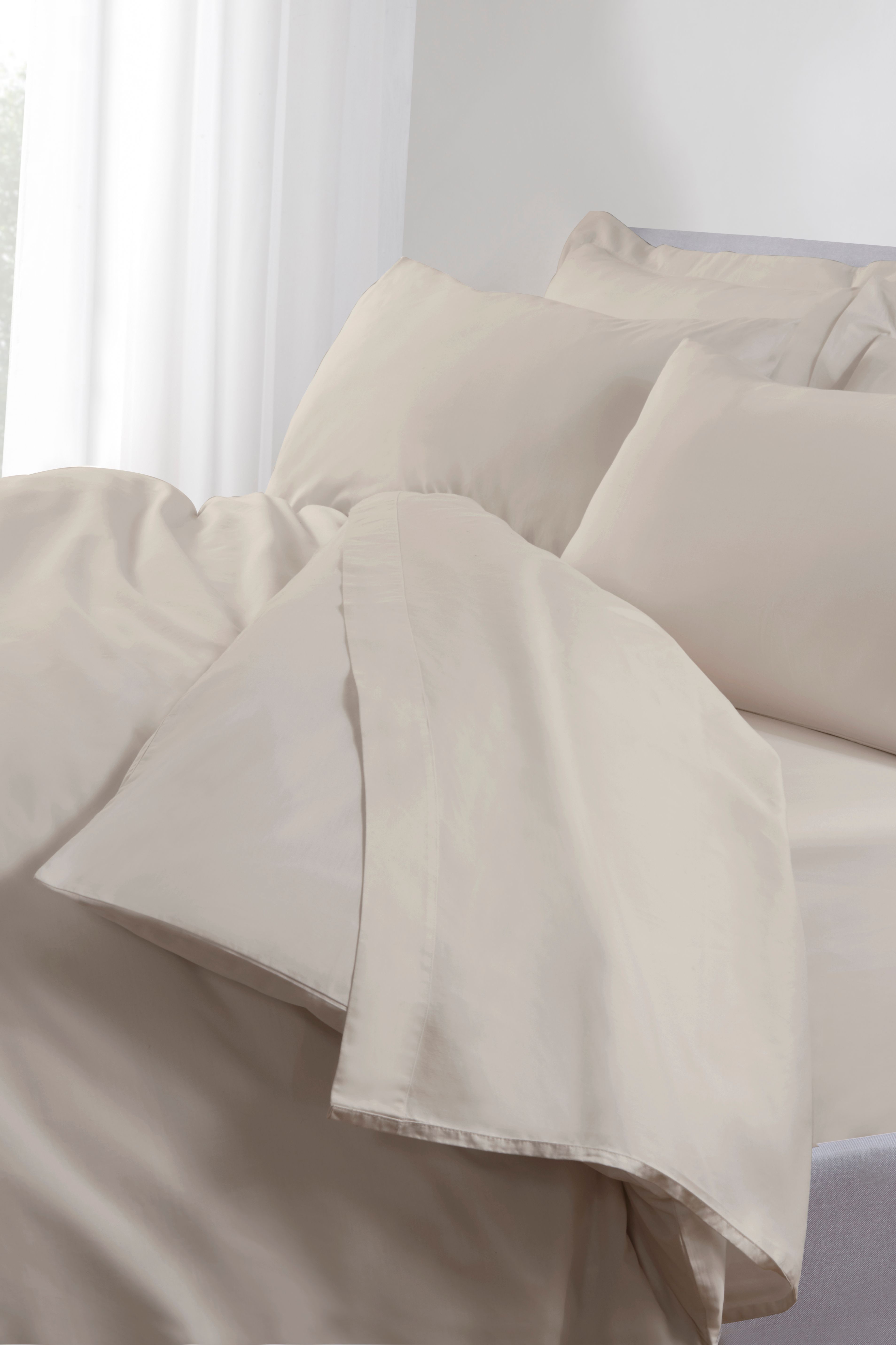 The Linen Consultancy 'TLC 5 Star Hotel Concept' 250TC Cotton Percale Flat Sheet in Cream