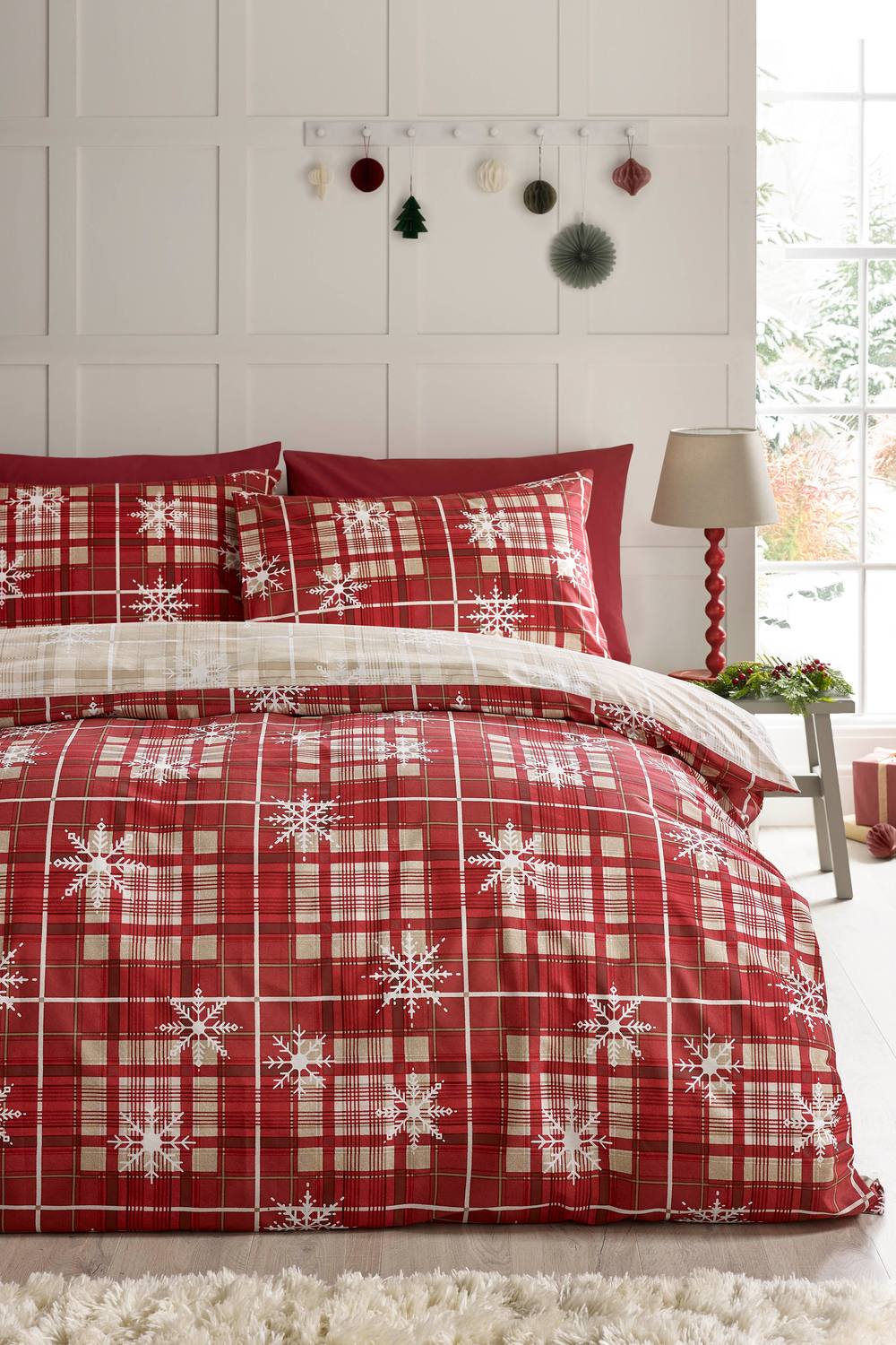 Catherine Lansfield Christmas Scandi Check Reversible Duvet Cover Set in Red