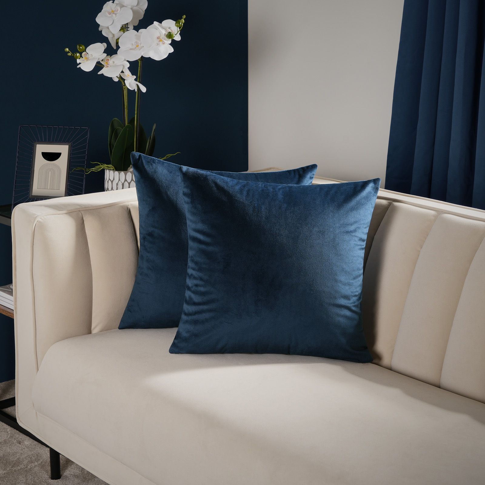 OHS 2 x Matte Velvet Cushion Covers Soft Plain Zip in Navy