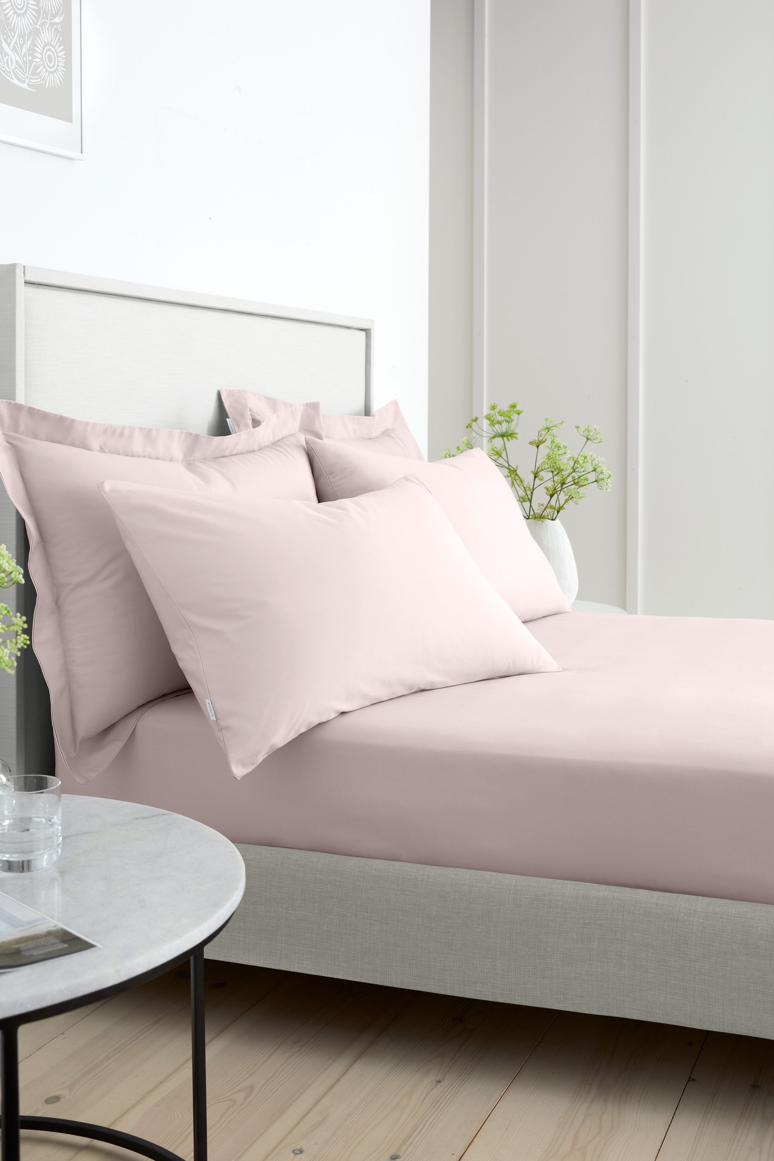 Bianca '200 Thread Count Cotton Percale' Standard Pillowcase Pair in Pink 4