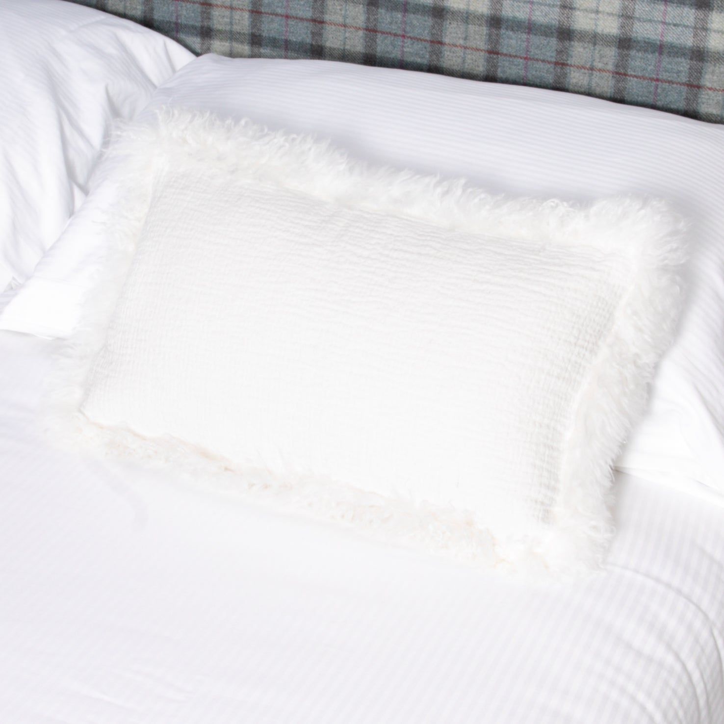 Native Natural White Linen Cushion Sheepskin Trim 30x50cm