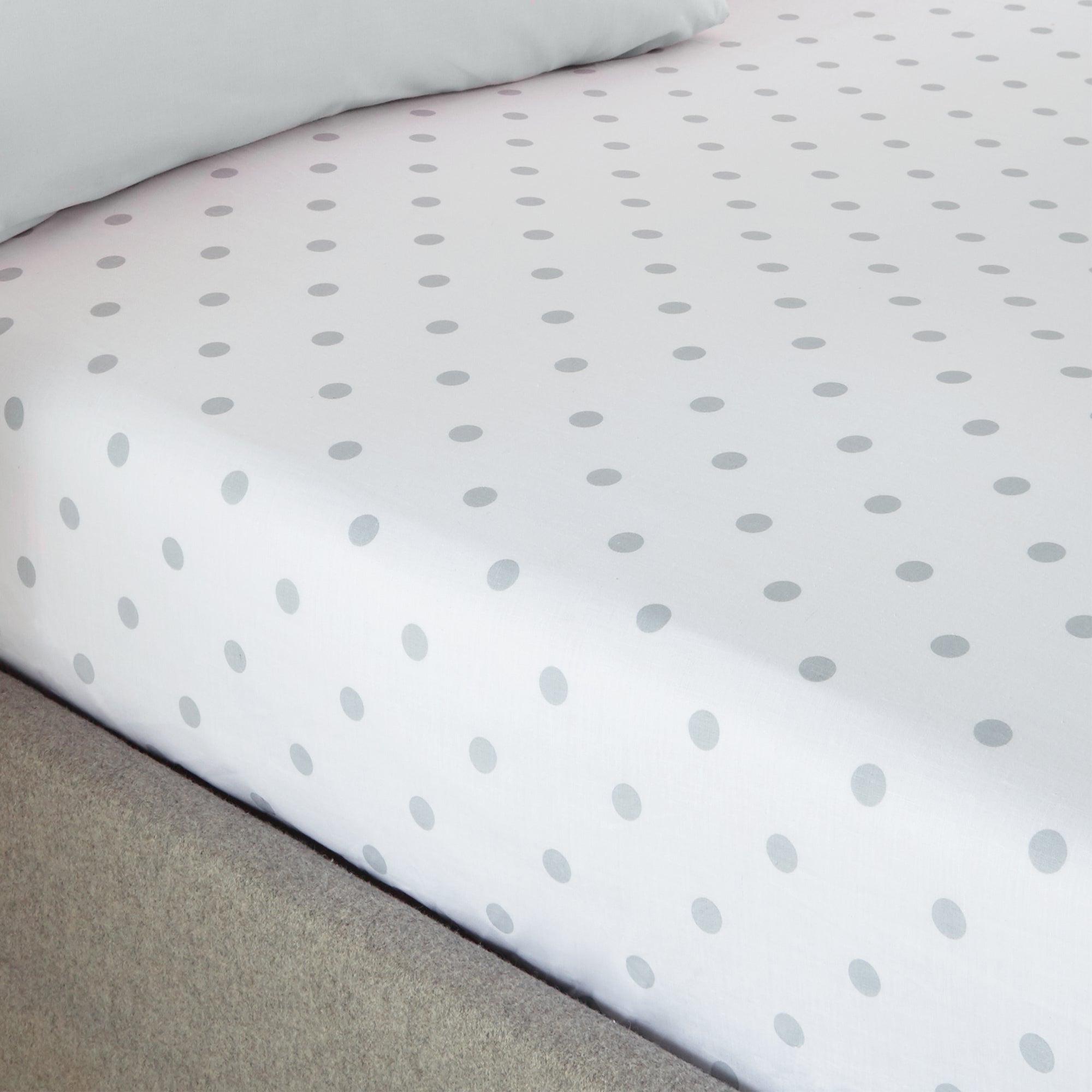 Catherine Lansfield Polka Dot Spot Fitted Sheet Light Pink