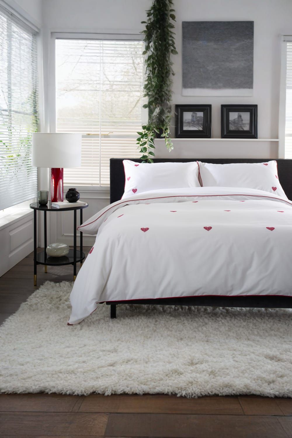 The Lyndon Company Filigree Hearts White & Red 100% Cotton Duvet Cover Set - Elegant Embroidered Bedding