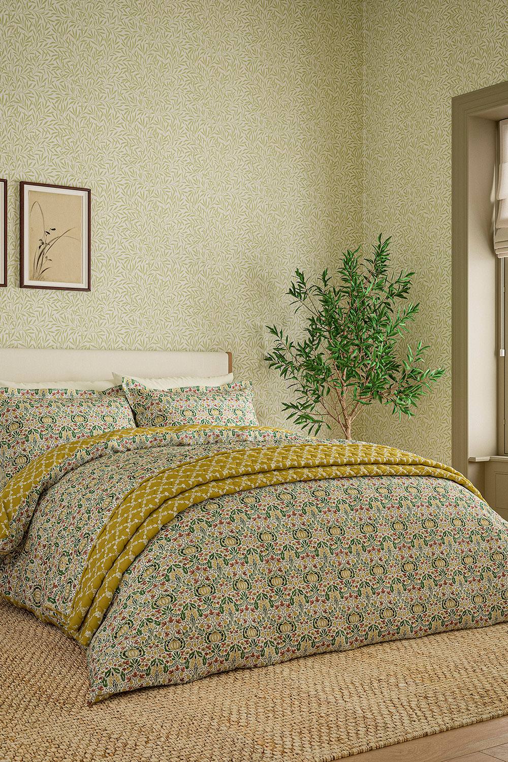 Morris & Co 'Little Chintz' Cotton Percale Duvet Cover Set in Green