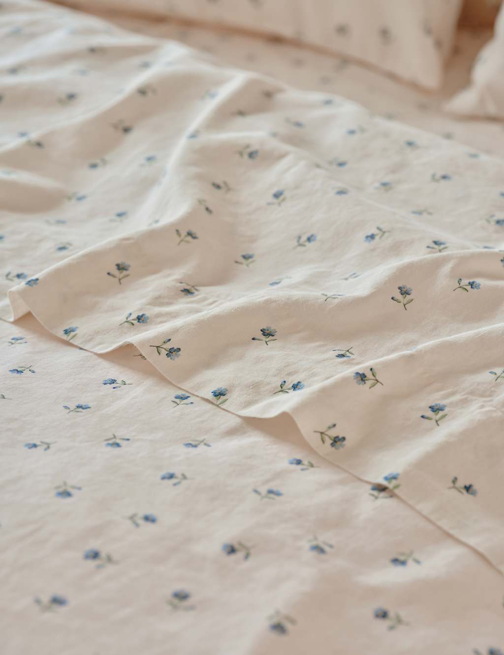 Piglet In Bed Posy Bud Linen Blend Flat Sheet Light Blue Mix