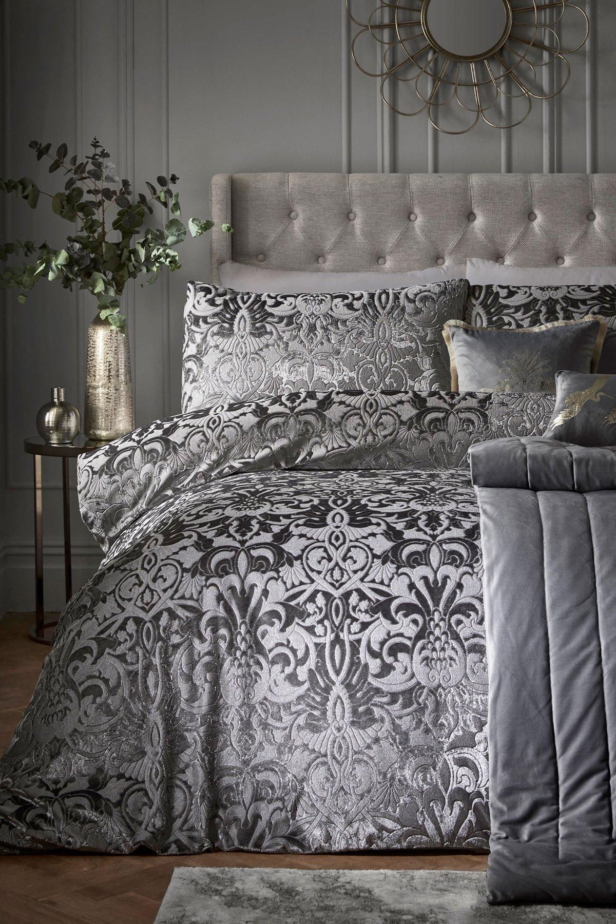 Laurence Llewelyn-Bowen 'Firenza' Damask Velvet Duvet Cover Set in Dark Grey
