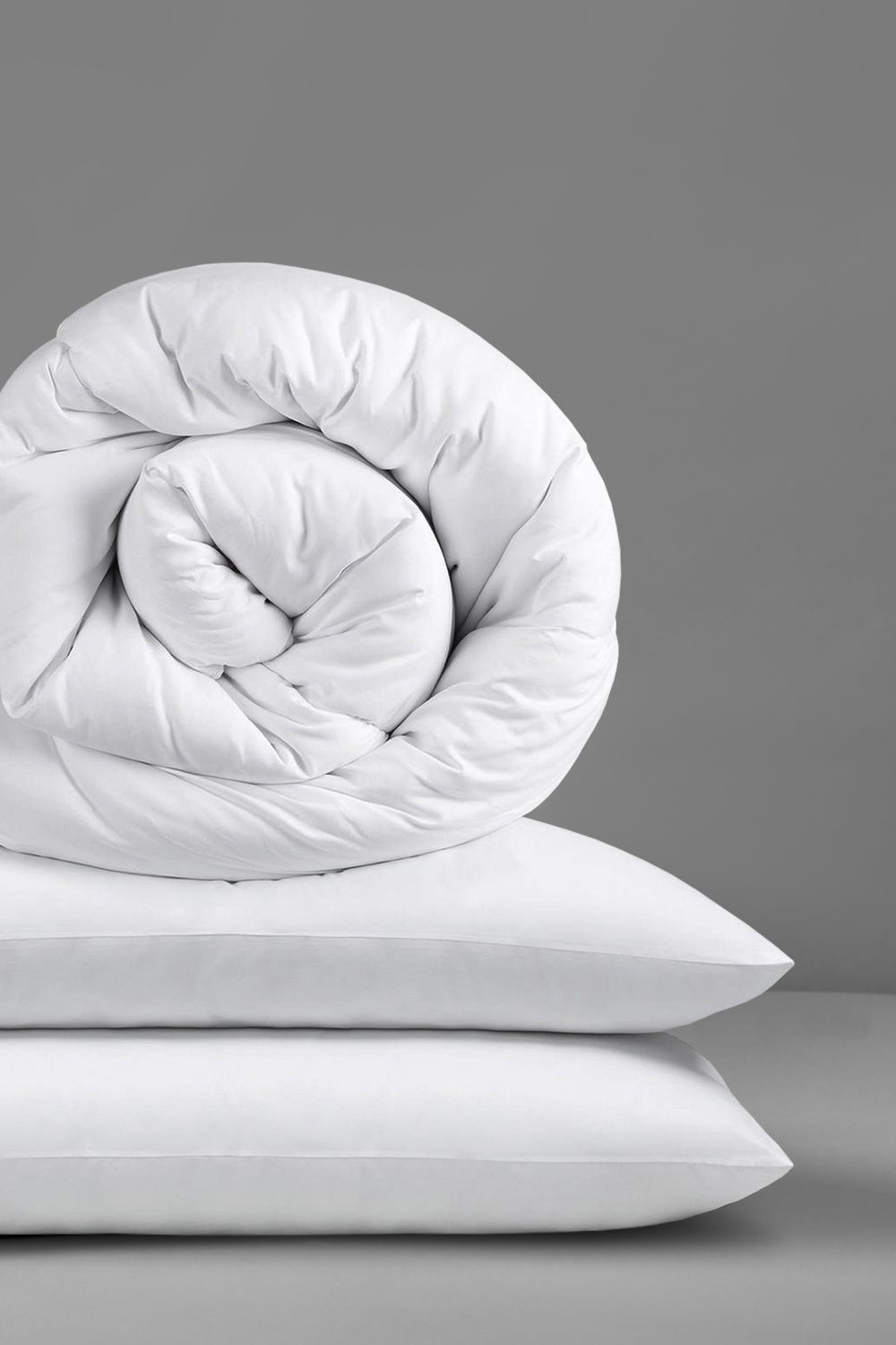 Slumberdown Climate Control 10.5 Tog All Year Round Duvet With 2 Pillows in White