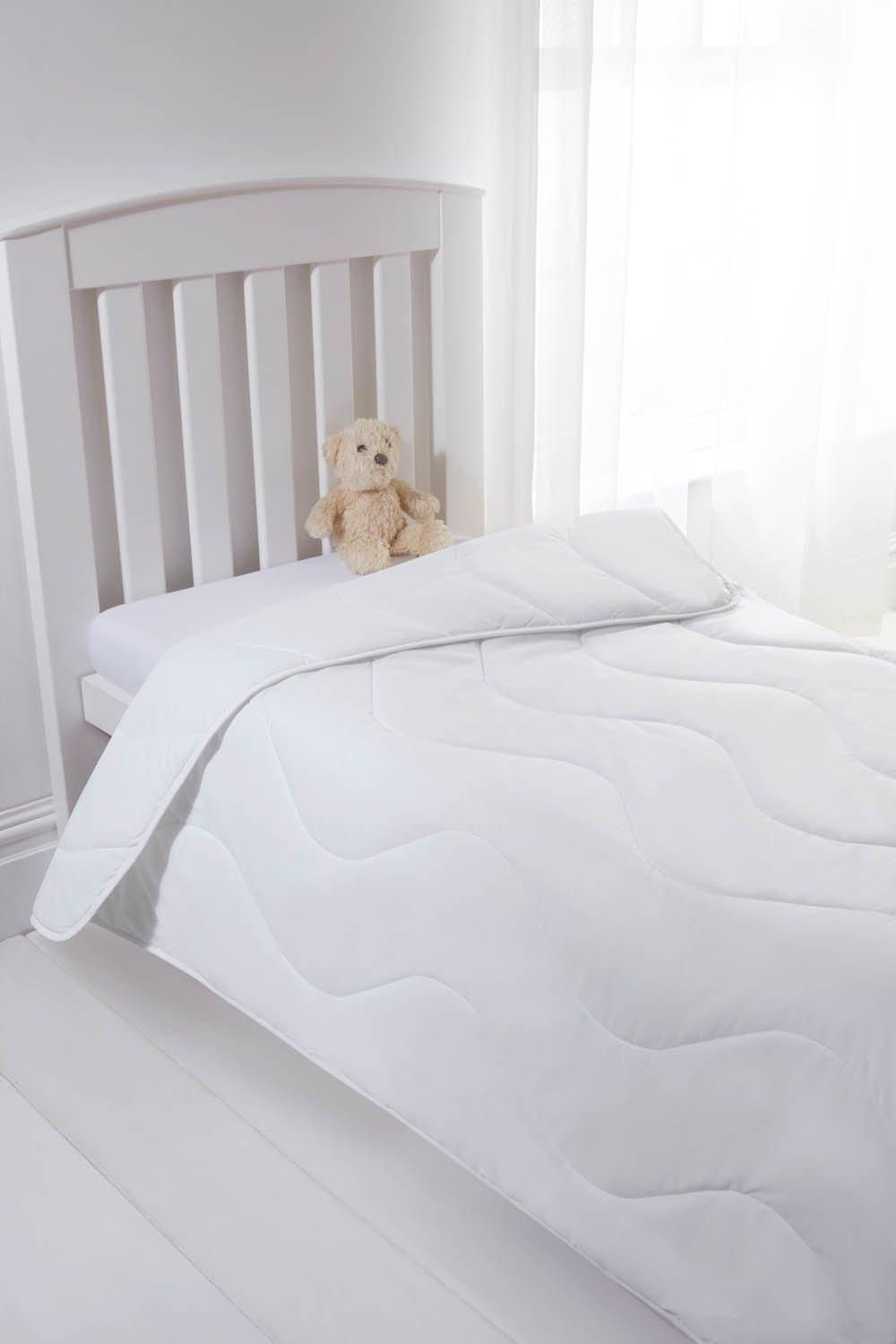 Clair De Lune 'Anti Allergy' 4 Tog Duvet in White